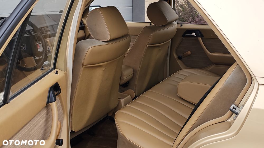 Mercedes-Benz W124 (1984-1993) - 20