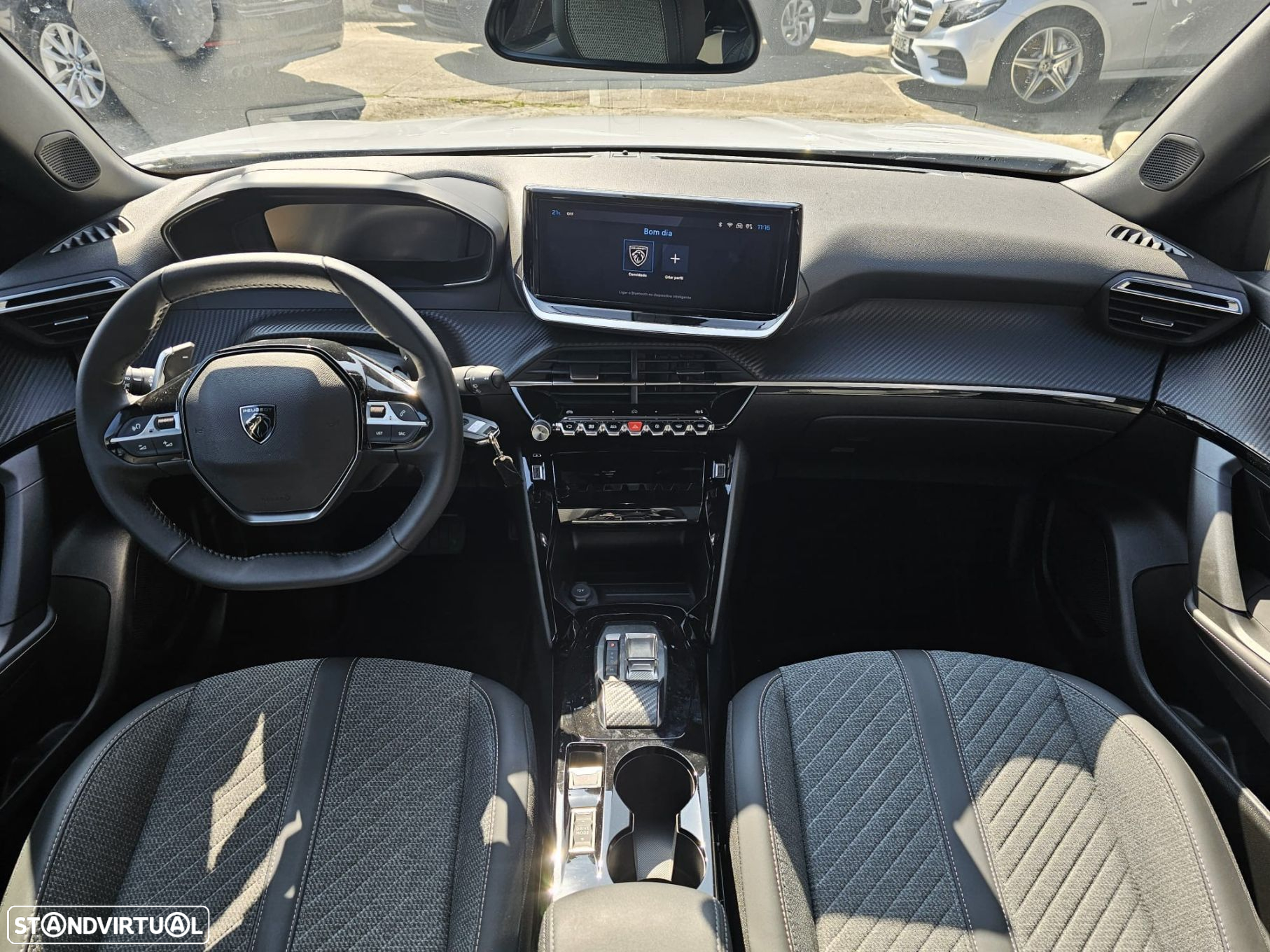 Peugeot 2008 1.2 PureTech Allure Pack EAT8 - 10
