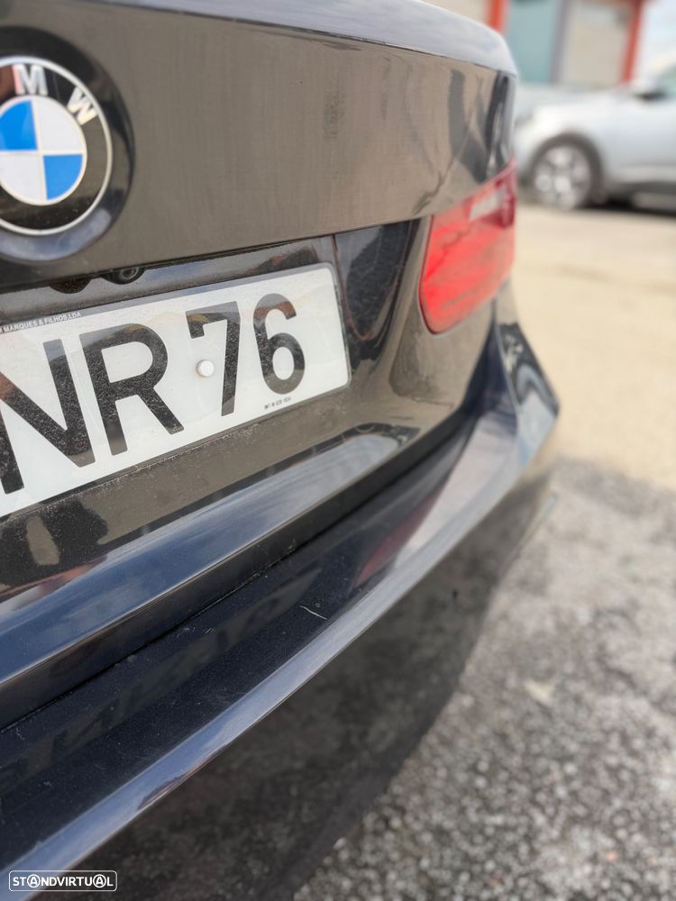 BMW 320 d Auto - 31