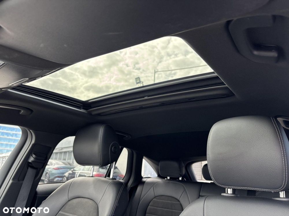 Mercedes-Benz EQC - 24