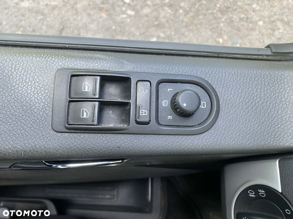 Volkswagen Multivan - 7