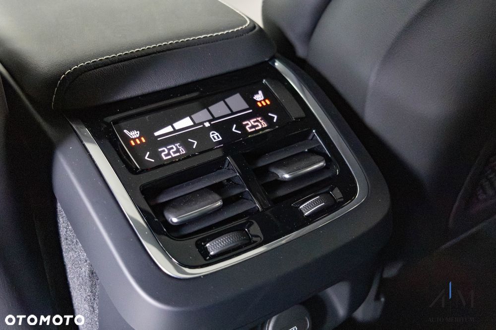Volvo S60 B5 B AWD Ultimate Dark - 29