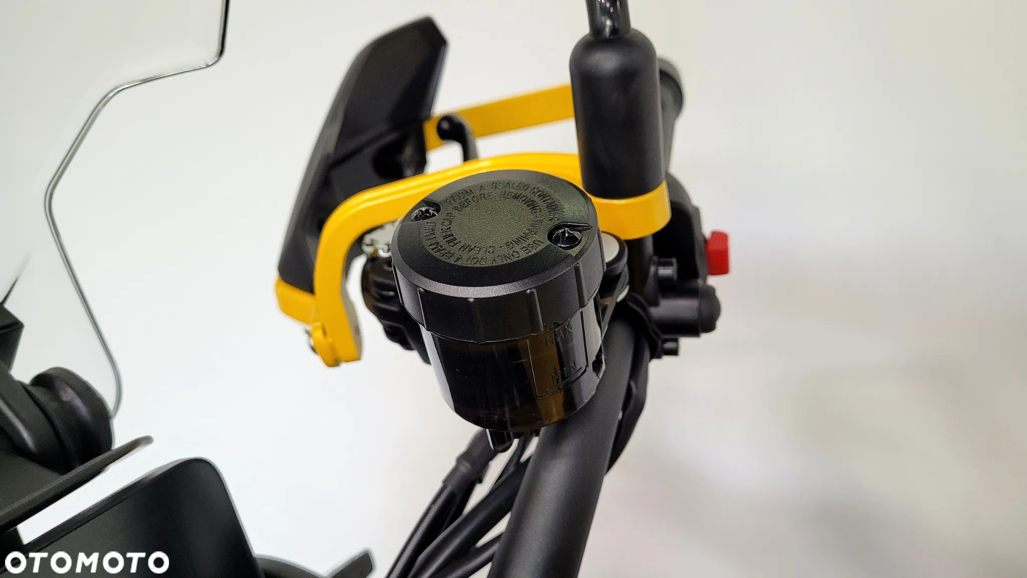 QJMOTOR SVT 650X - 9