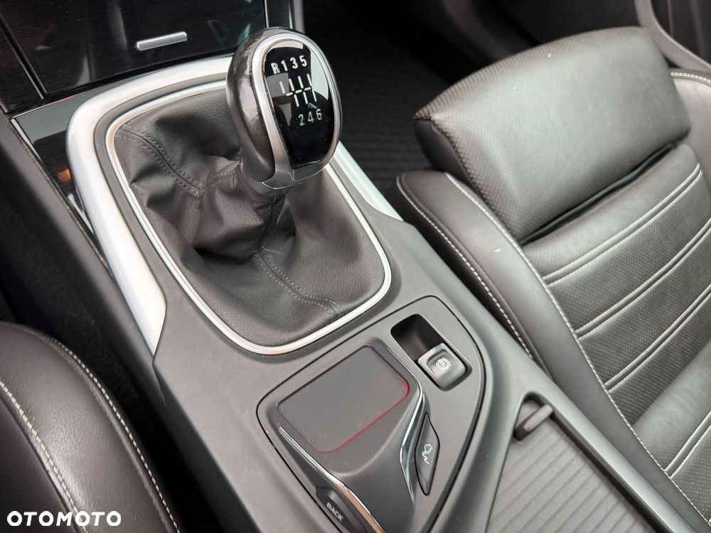 Opel Insignia - 30