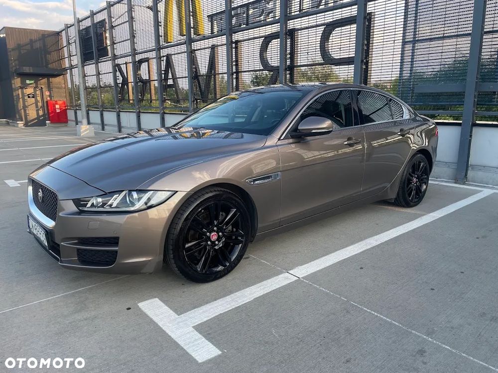 Jaguar XE 2.0 D Prestige, 2016