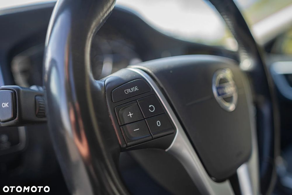 Volvo V60 T5 Drive-E R-Design Momentum - 23