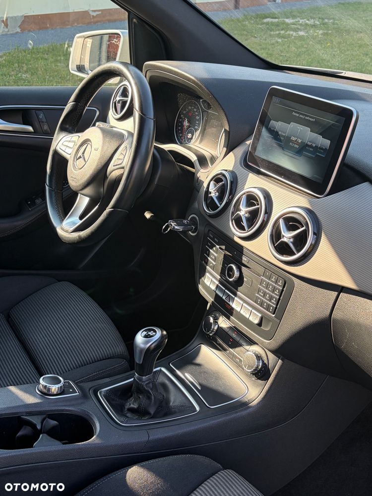 Mercedes-Benz Klasa B 180 - 19