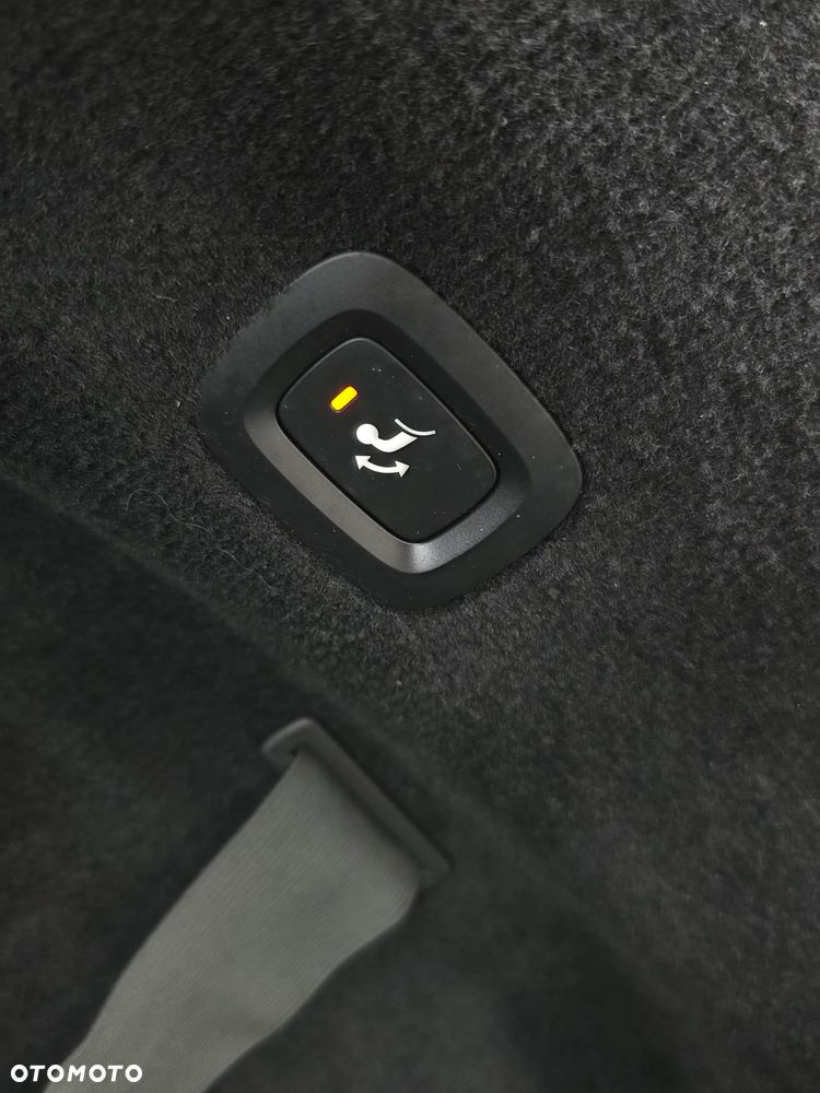 Volvo V90 D3 Geartronic Momentum Pro - 24