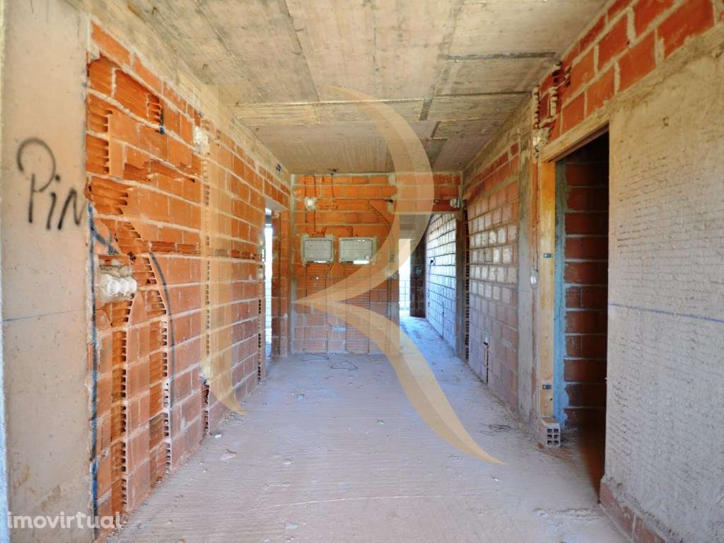 Apartamento T1 novo com elevador e arrecadação em Vale de Milhaços ... - Grande imagem: 5/9