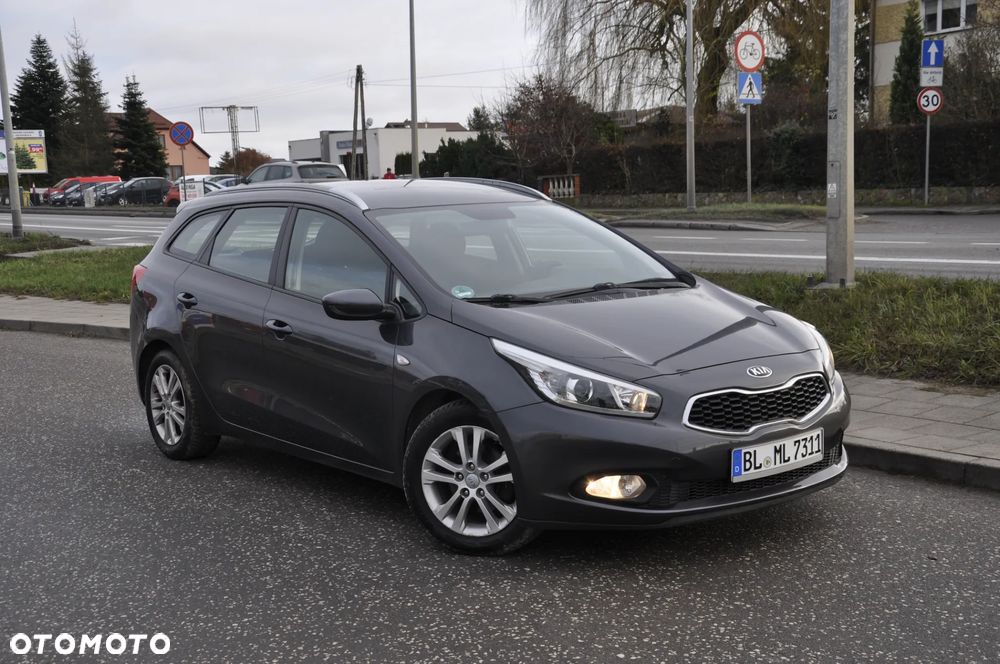 Kia Ceed 1.6 CRDi 128 Fifa World Cup Edition - 9