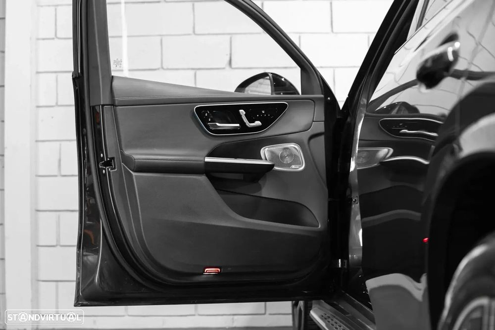 Mercedes-Benz GLC 300 e 4Matic 9G-TRONIC Edition AMG Line - 34