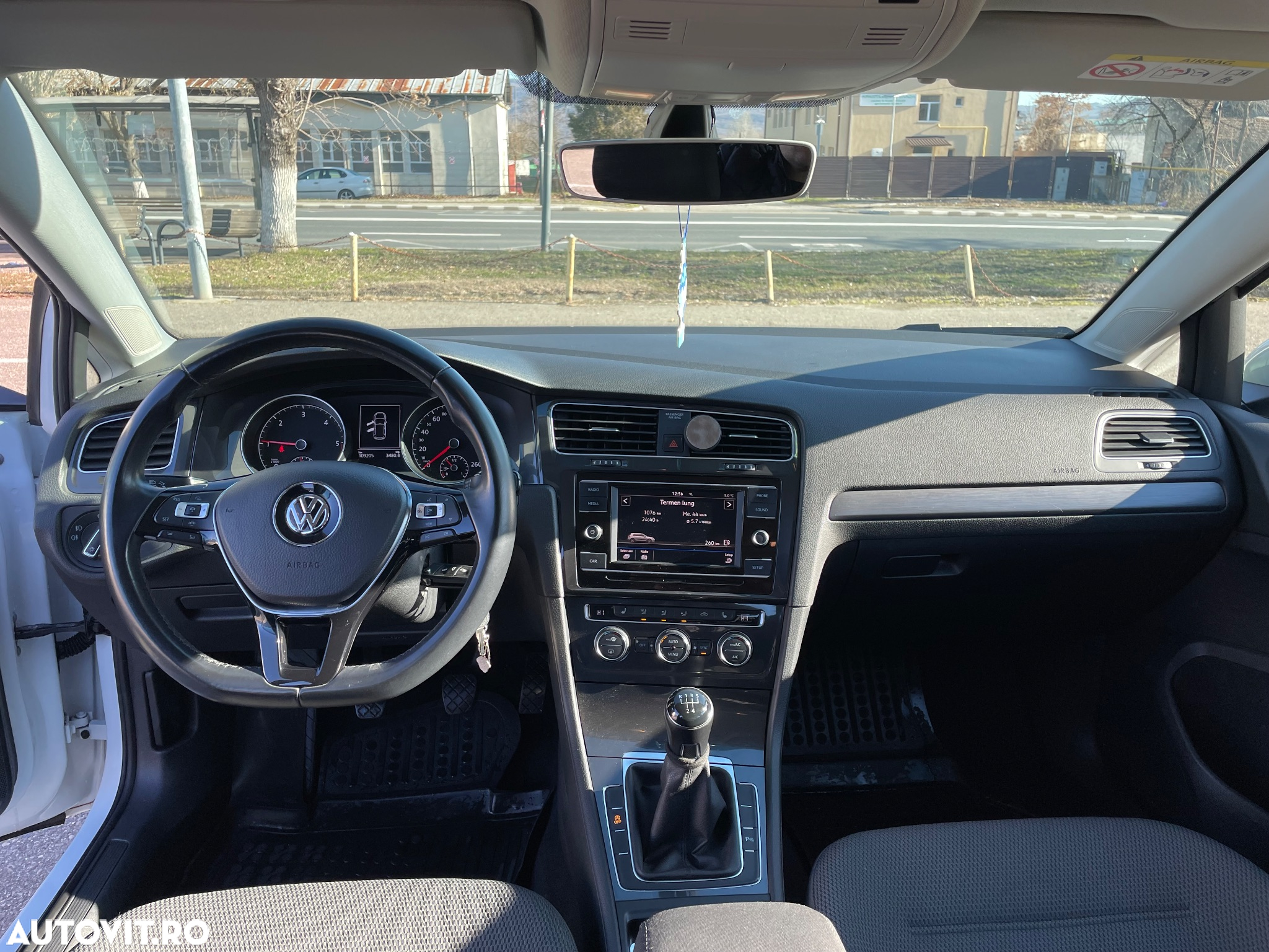 Volkswagen Golf 1.6 TDI Comfortline - 9