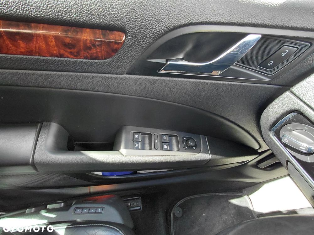 Skoda Superb 2.0 TDI DSG Elegance - 23