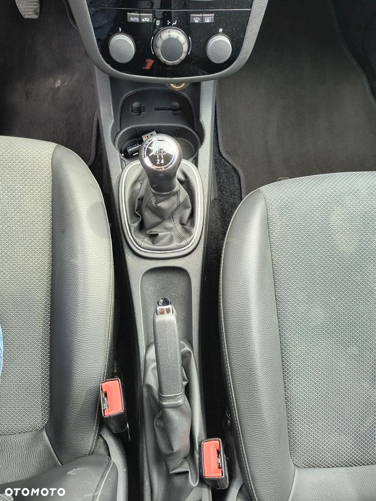 Opel Corsa 1.4 16V Cosmo - 24