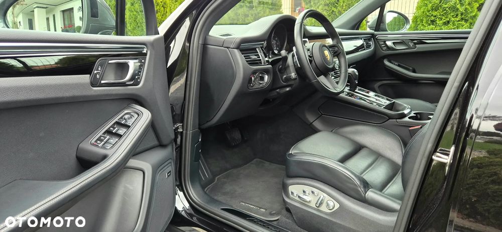 Porsche Macan T - 35
