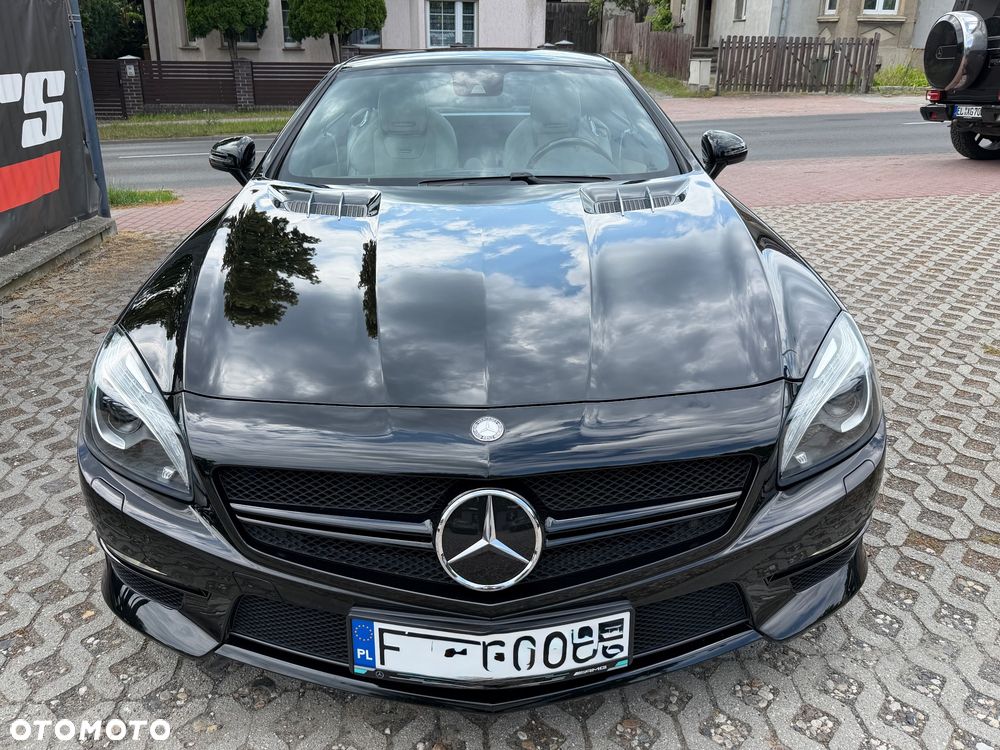 Mercedes-Benz SL 63 AMG - 12