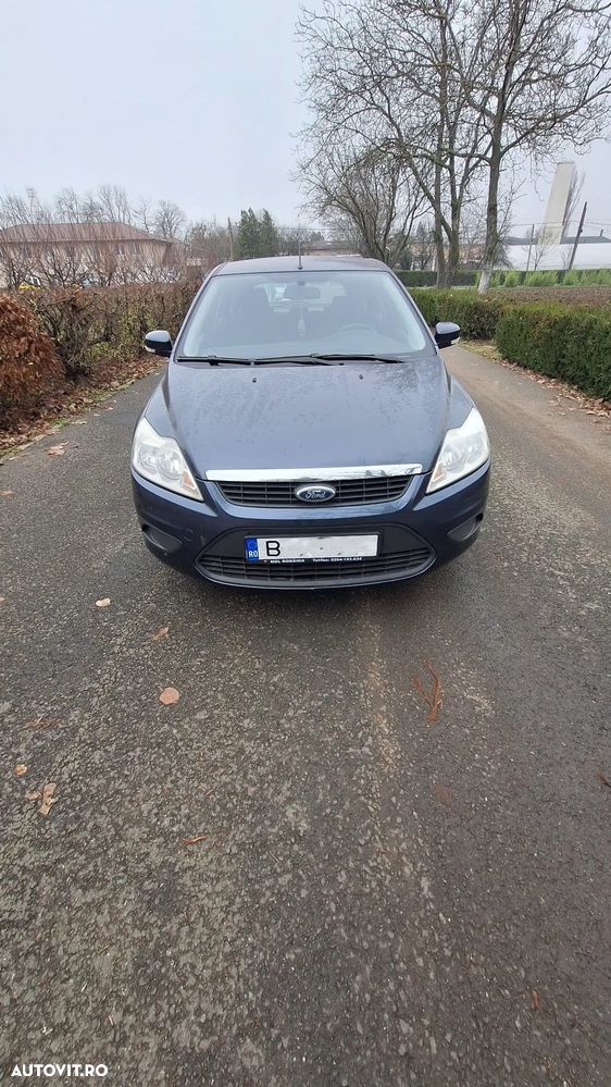 Ford Focus 1.4i Trend - 3