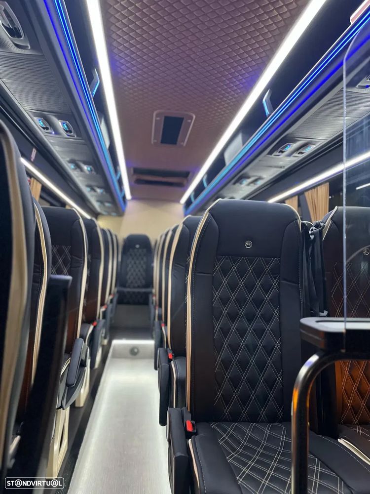 Mercedes Benz Sprinter 517 - 12