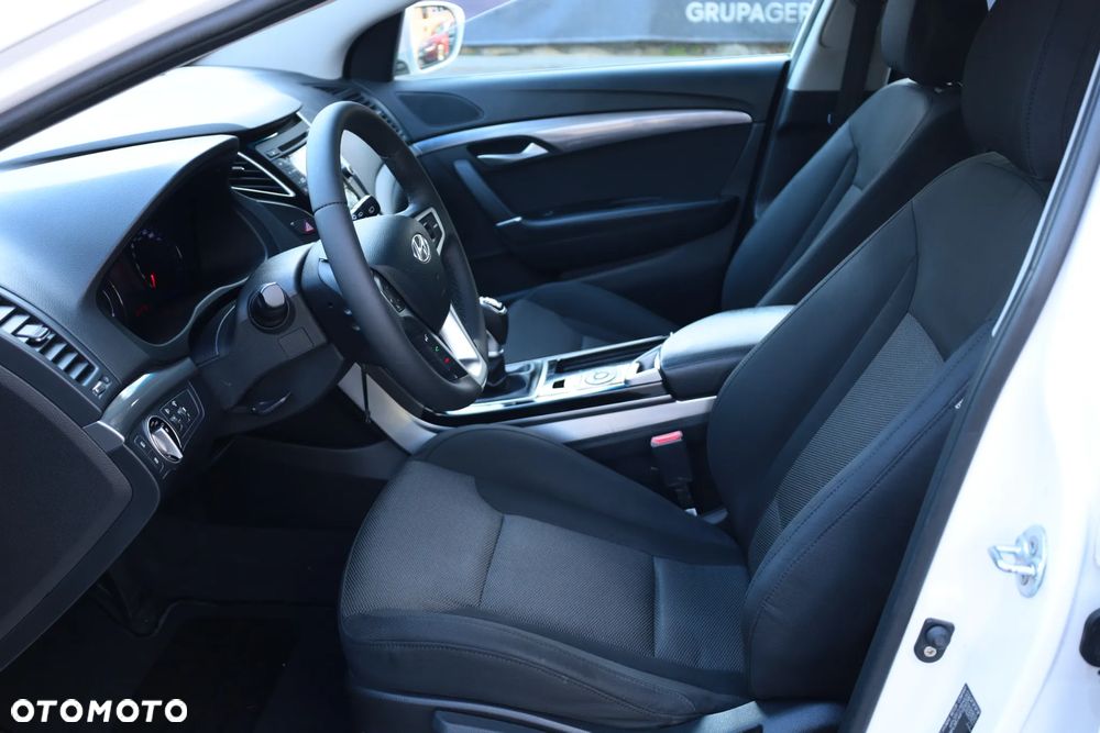 Hyundai i40 Kombi blue 1.6 Family+ - 12