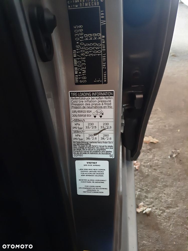 Toyota Auris 1.6 Premium Comfort - 16