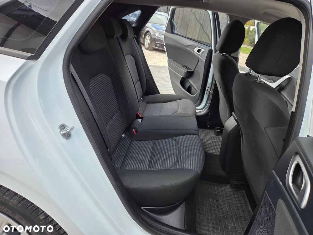 Kia Ceed 1.6 CRDi SCR M - 25