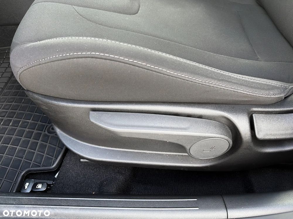 Hyundai Elantra 1.6 Smart - 16