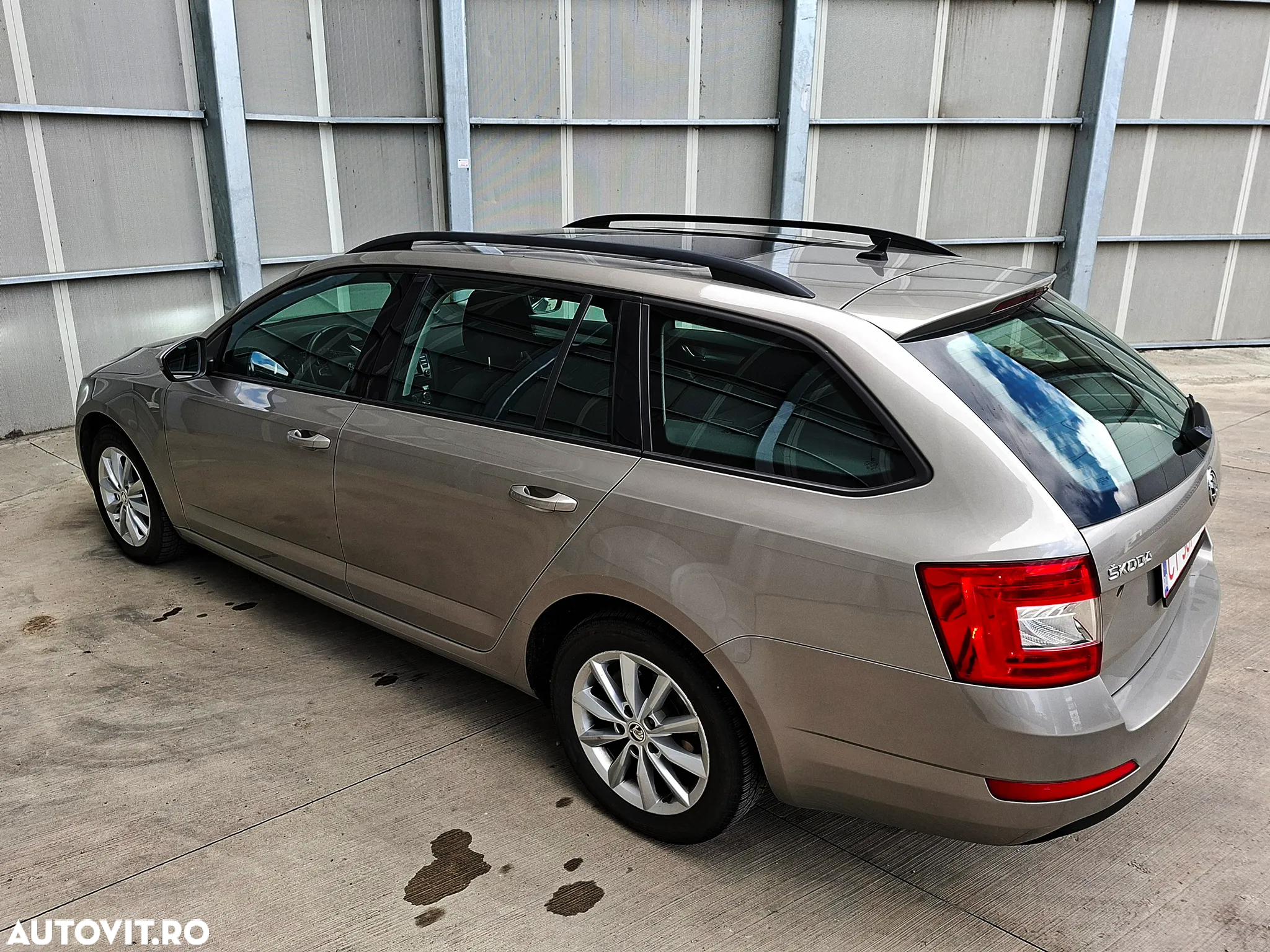 Skoda Octavia 1.6 TDI DSG Style - 4