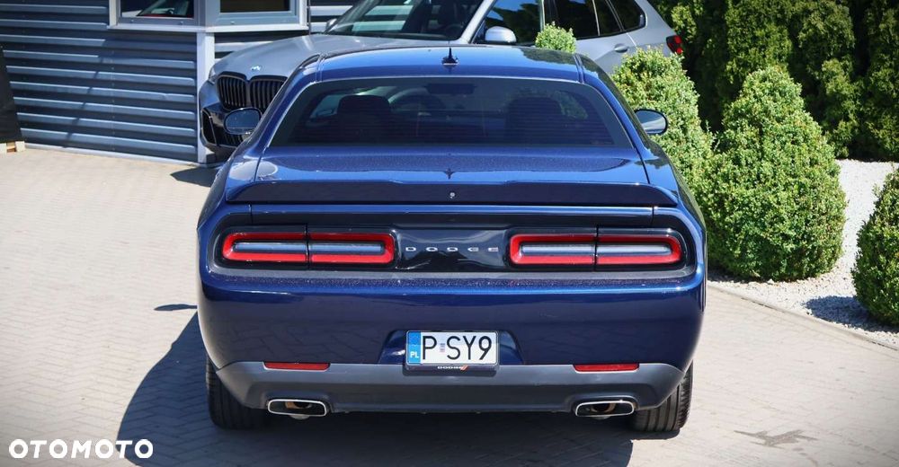 Dodge Challenger - 7