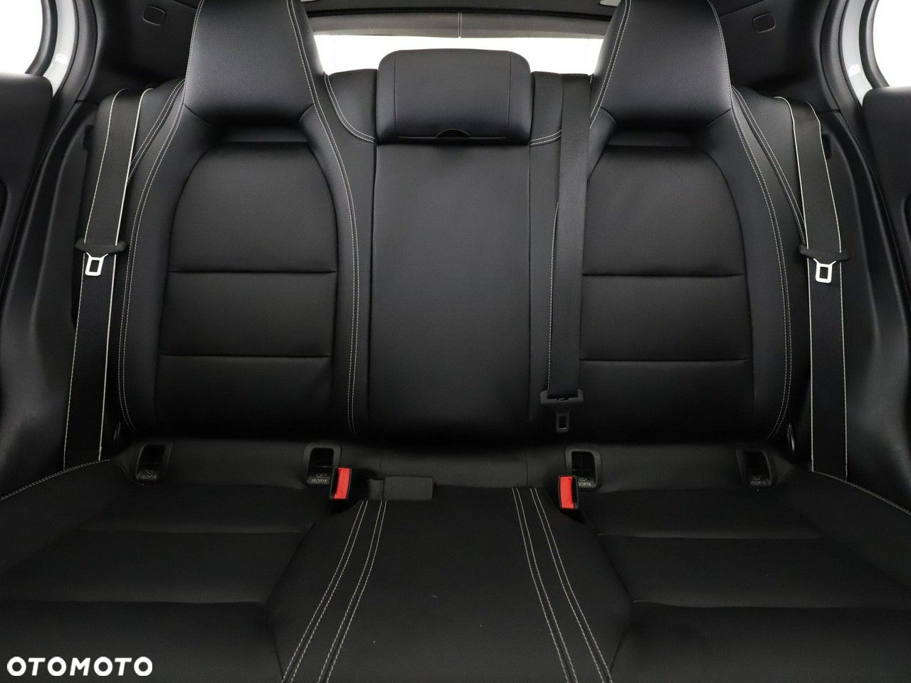 Mercedes-Benz GLA 180 7G-DCT UrbanStyle Edition - 18