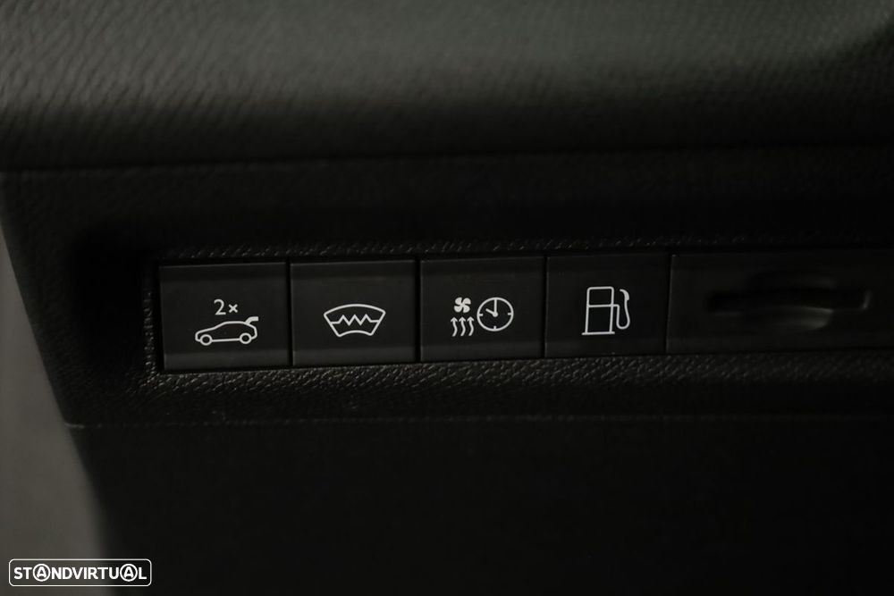 Peugeot 408 1.6 Hybrid GT e-EAT8 - 18