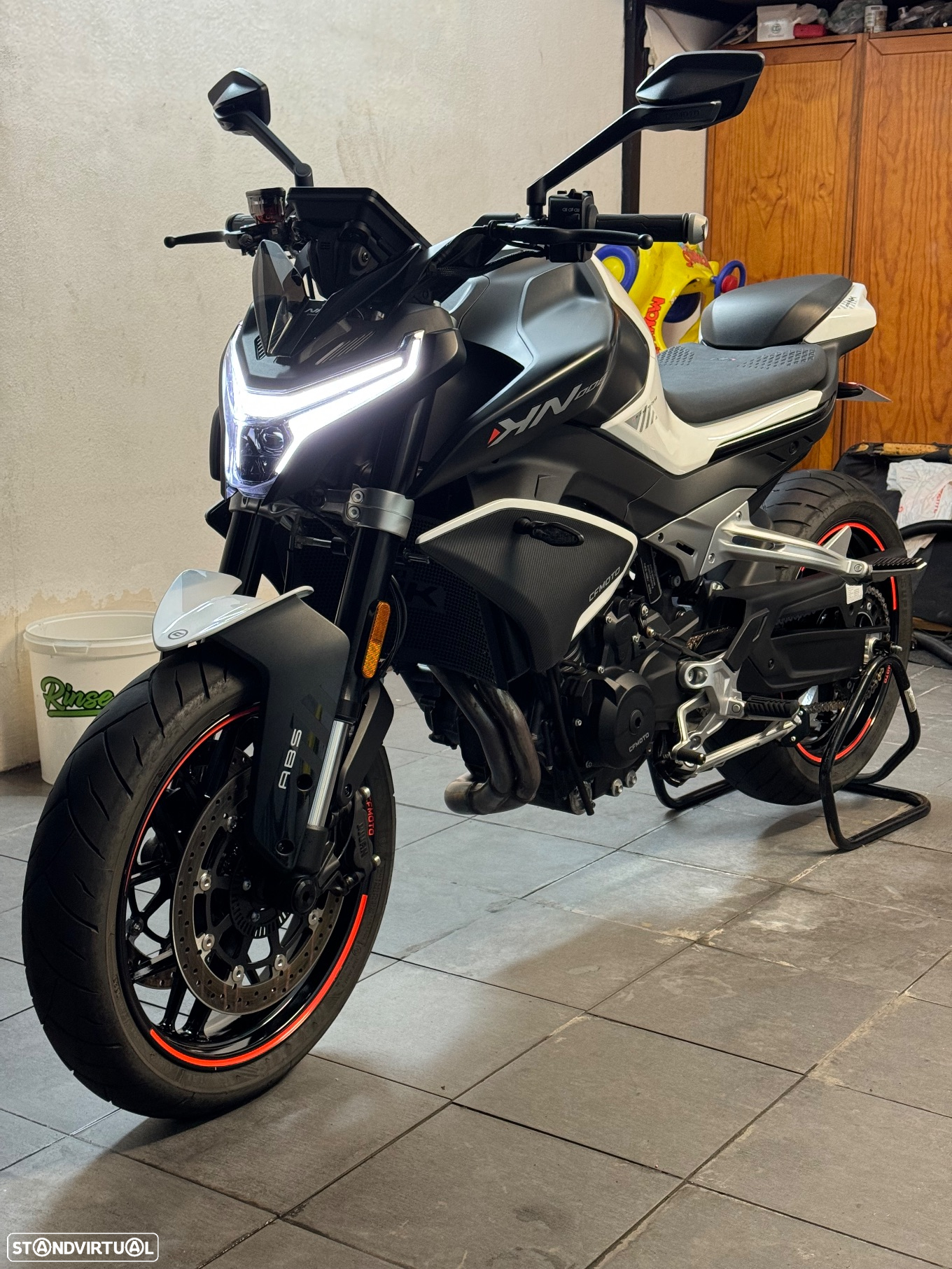 CF Moto 800NK - 2