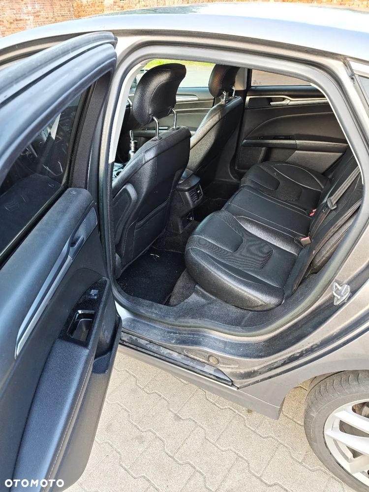 Ford Fusion - 14