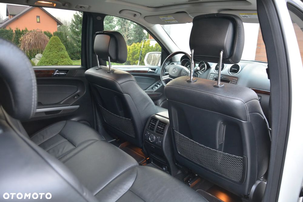 Mercedes-Benz GL 500 4Matic 7G-TRONIC - 22