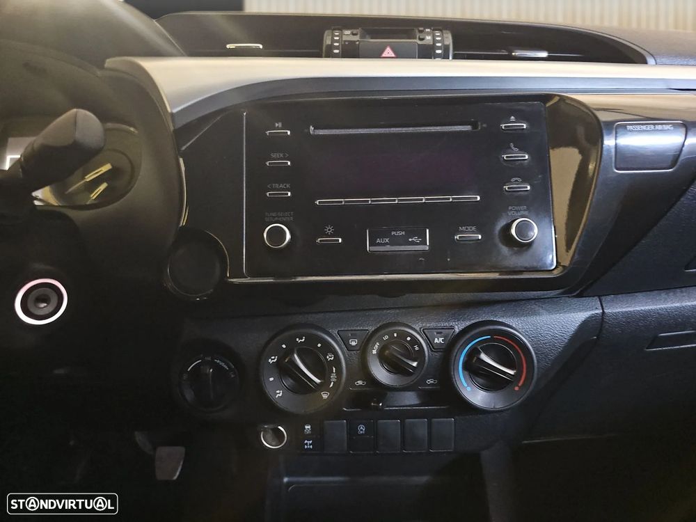 Toyota Hilux 2.4 D-4D 4WD CD CH - 9