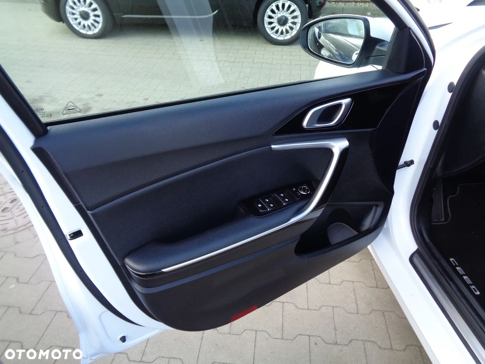 Kia Ceed 1.6 GDI DCT OPF Platinum Edition - 11