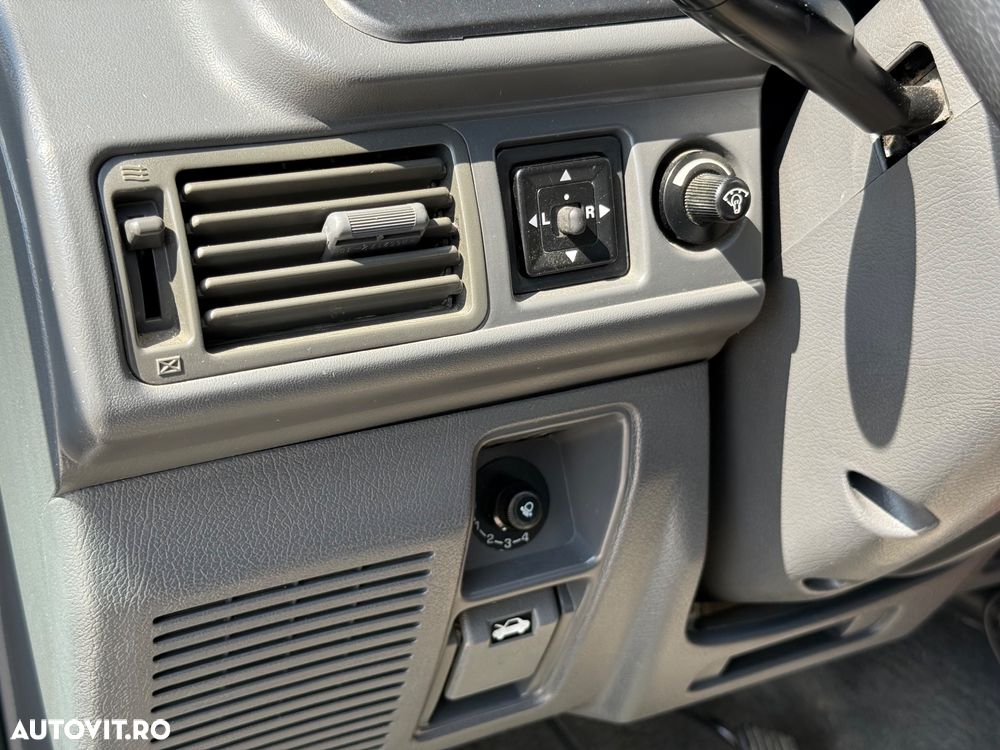Mitsubishi Pajero Metal Top 2.5 TD GL - 23