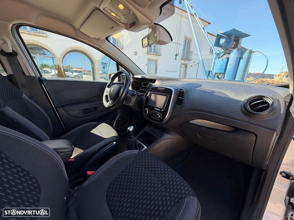 Renault Captur 1.5 dCi Exclusive - 10