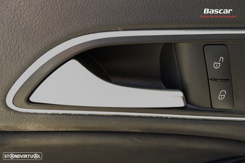 Mercedes-Benz CLA 200 d AMG Line - 53