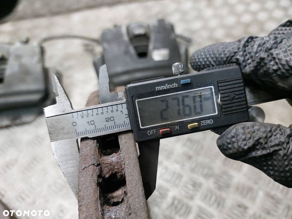 TARCZE HAMULCOWE PRZÓD + ZACISKI AUDI Q5 8R 3.2 FSI - 6