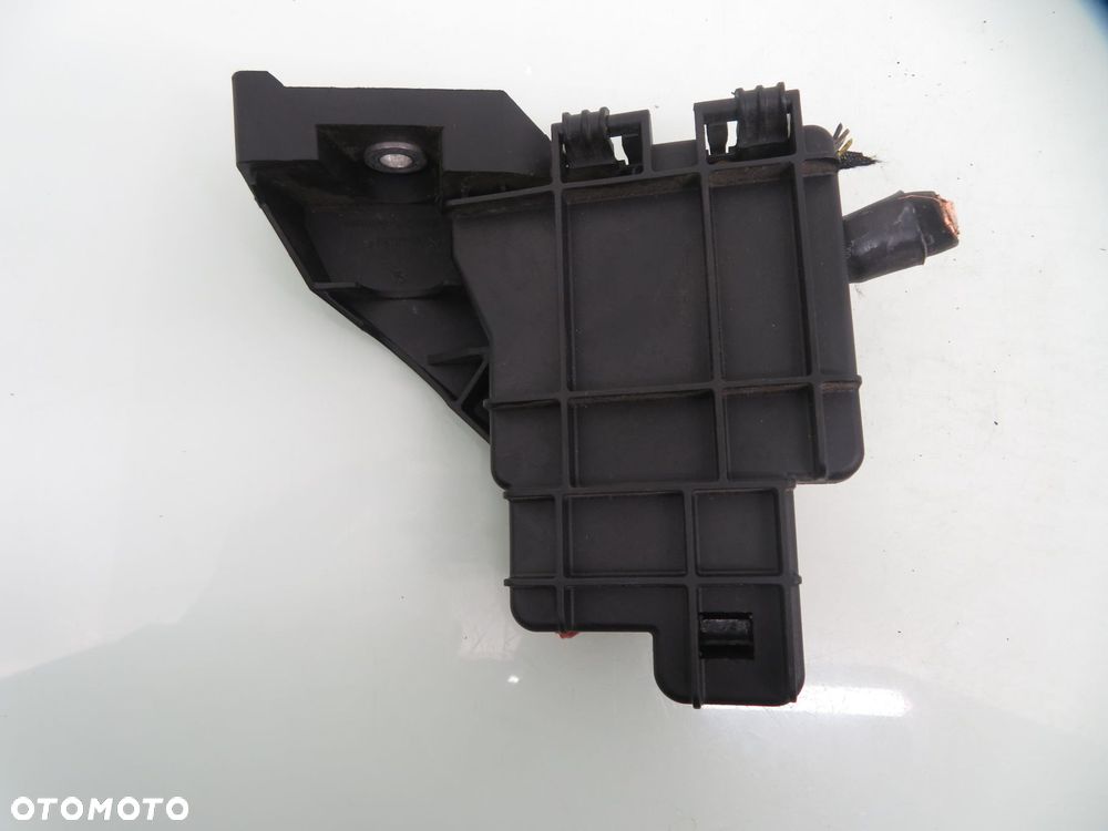 SKRZYNKA BEZPIECZNIKÓW AUDI A8 D3 4E0971845F - 5