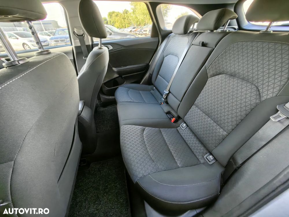 Kia Ceed 1.6 CRDi (48V Mild-Hybrid) DCT7 Spirit - 9