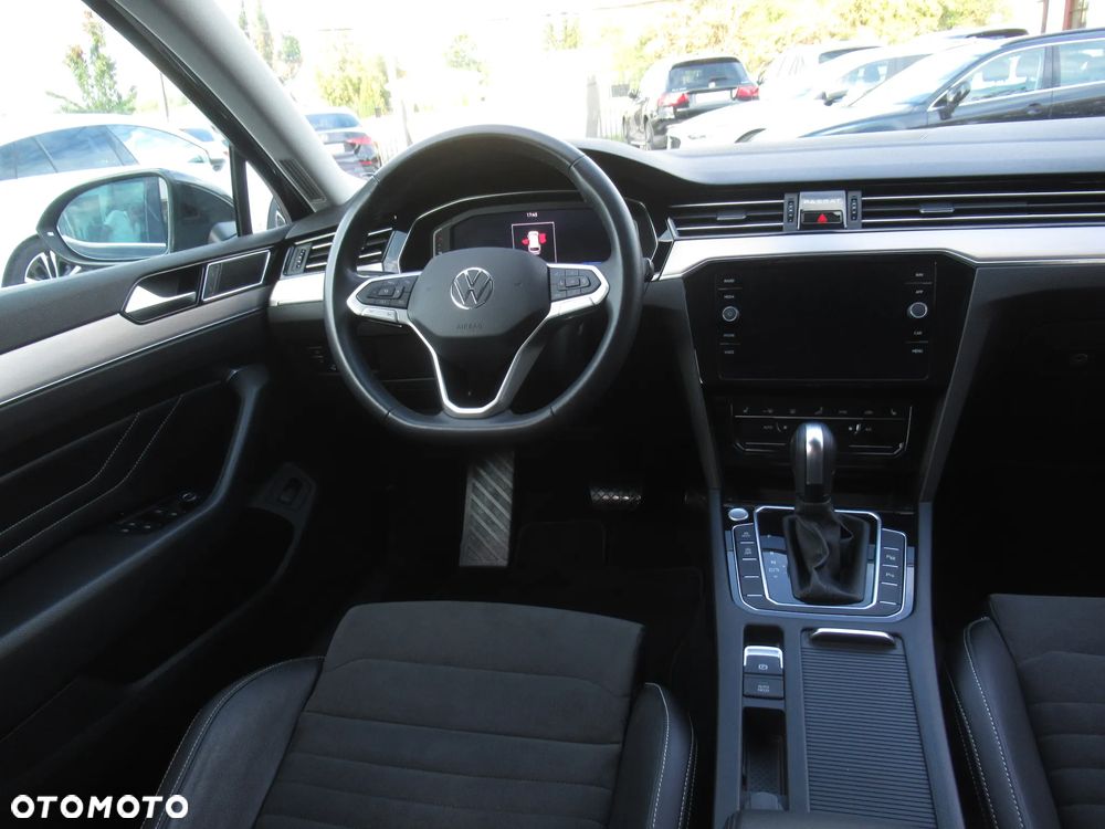 Volkswagen Passat 2.0 TSI Elegance DSG - 12