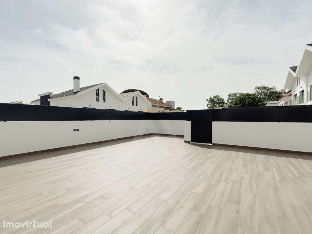 Moradia T4+1 em S. Pedro do Estoril a 5 Minutos da Praia - Grande imagem: 3/29