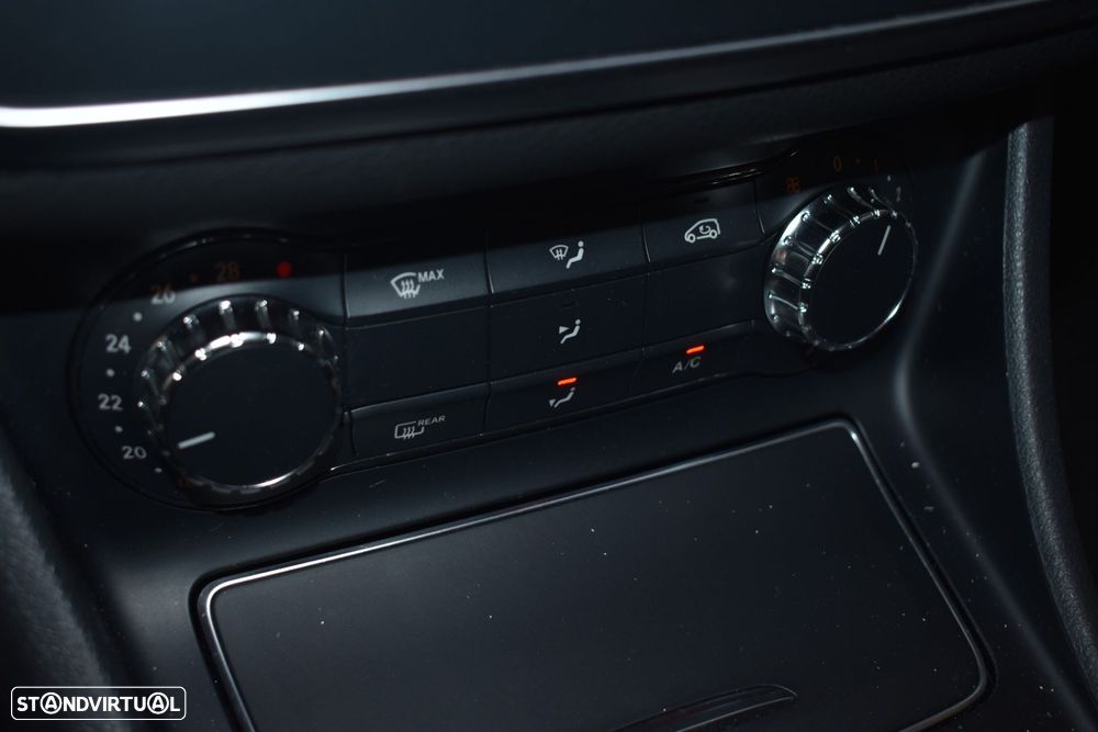 Mercedes-Benz CLA 180 - 36