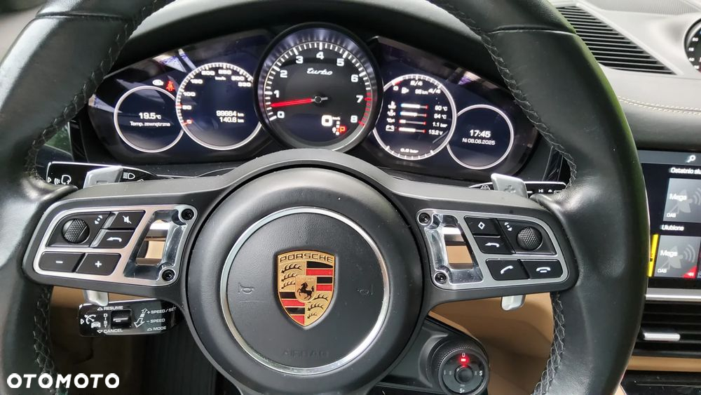 Porsche Cayenne Turbo - 18