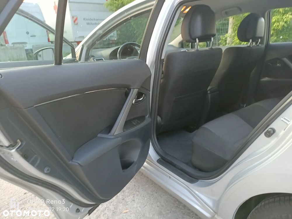 Toyota Avensis 1.8 Sol - 5