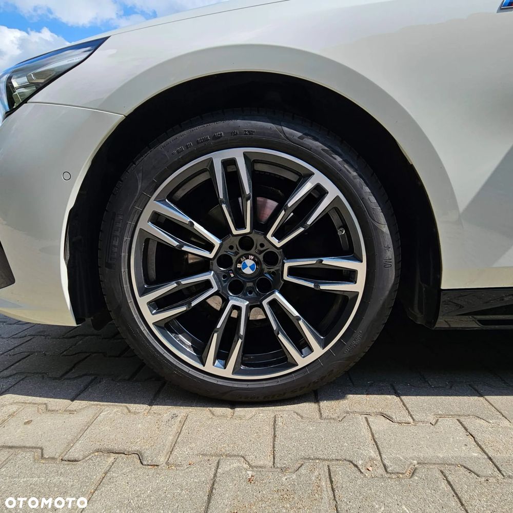 BMW Seria 5 520i mHEV - 18