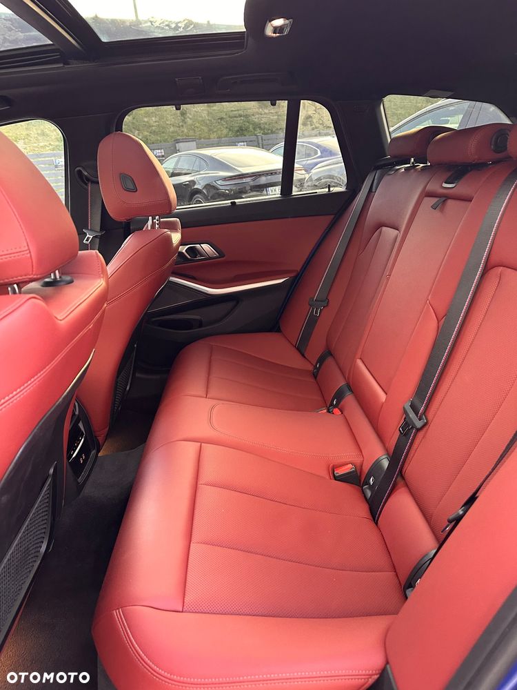 BMW Seria 3 330e Touring xDrive M Sport - 17