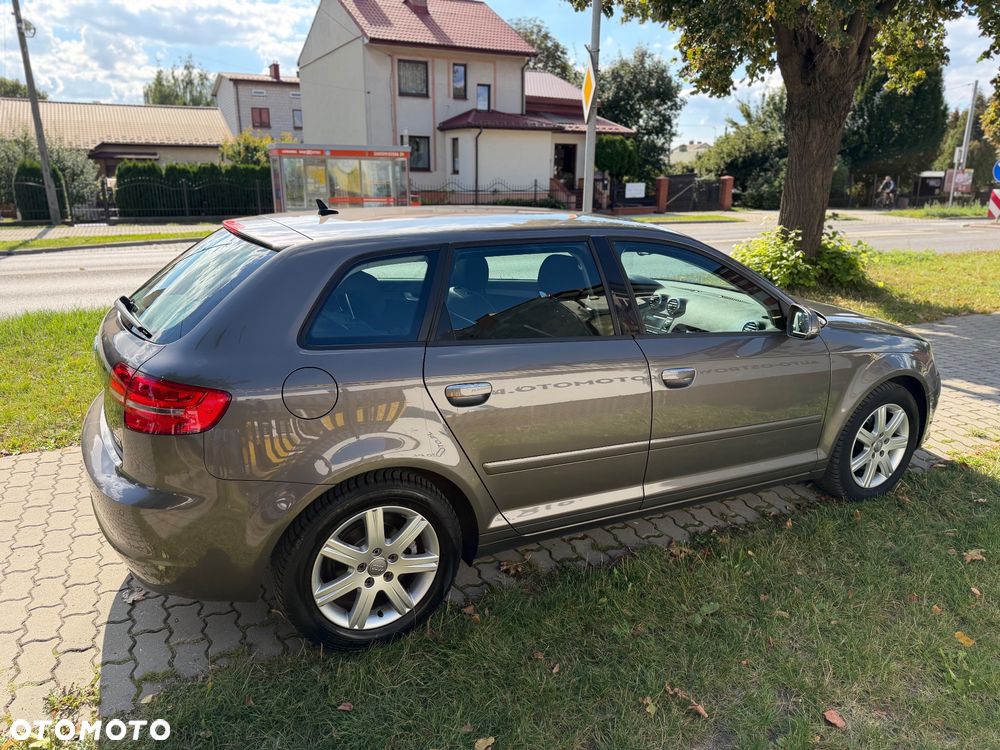 Audi A3 Sportback 2.0 TDI Ambiente - 8