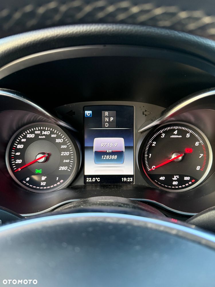 Mercedes-Benz Klasa C 180 9G-TRONIC Night Edition - 14